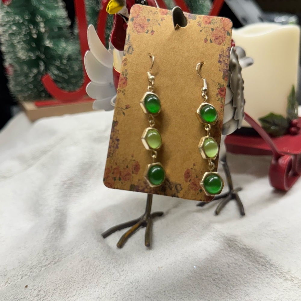 Elegant Green Cats Eye and Siver Hexagon  Earrings 2/$22 - Picture 2 of 4